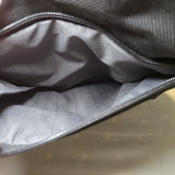 Tumi Laptop Bag Alpha Messenger Sling Bag 22202DE 17" - Picture 16 of 16